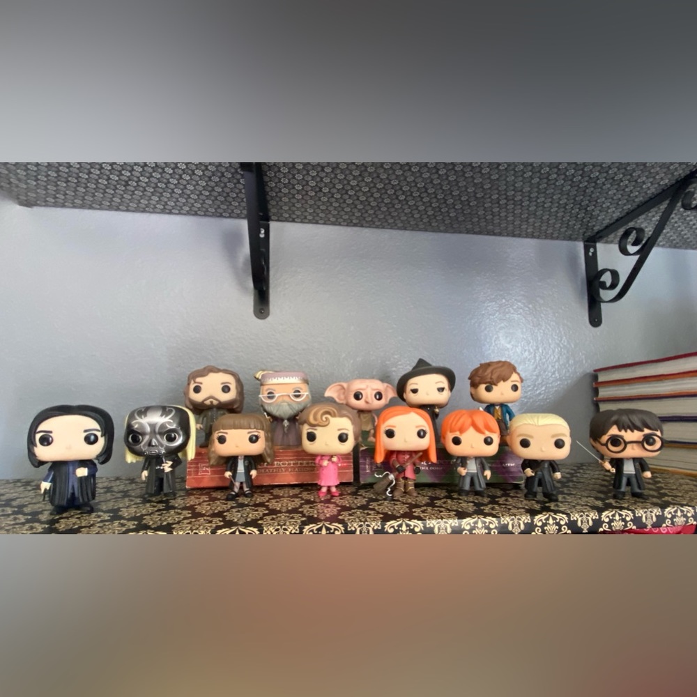 Lot of 15 Harry Potter Funko pops. Open, no box included.